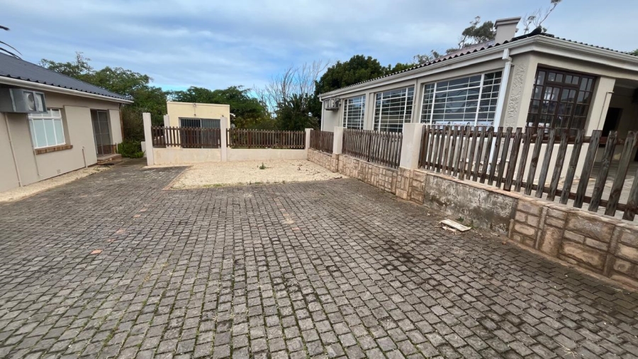  Bedroom Property for Sale in Jeffreys Bay Central Eastern Cape